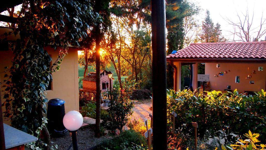 Agriturismo La Terra 瓦里亚诺 外观 照片